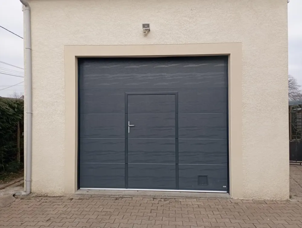 portes de garage à  Mazaye